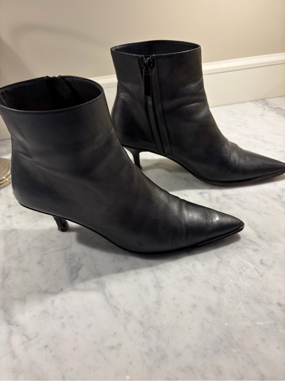 Gucci Black Leather Pointed-Toe Ankle Booties